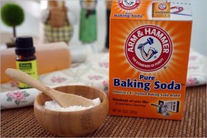 Sử dụng baking soda và nước ấm